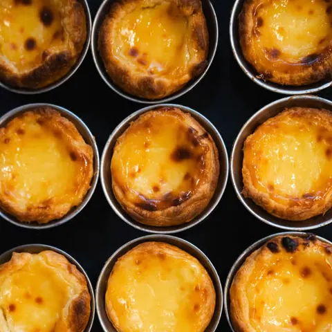 Freshly baked Pastel de Nata pastries